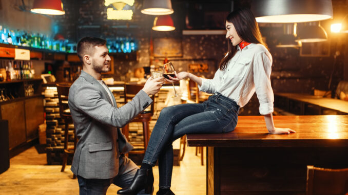 dreamstime_s_140202440 Woman flirting with man
